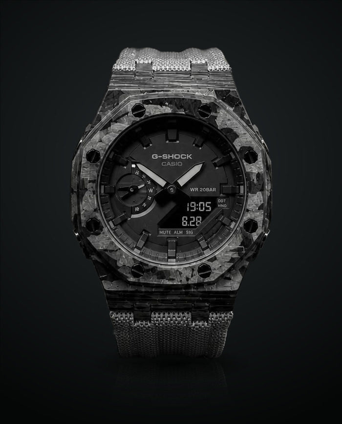 Castle Gray — CH19-8873C, boîtier carbone forgé